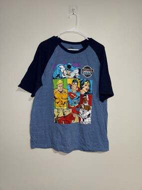 DC Comics Originals Justice League of America Raglan Graphic Shirt Size 2XL